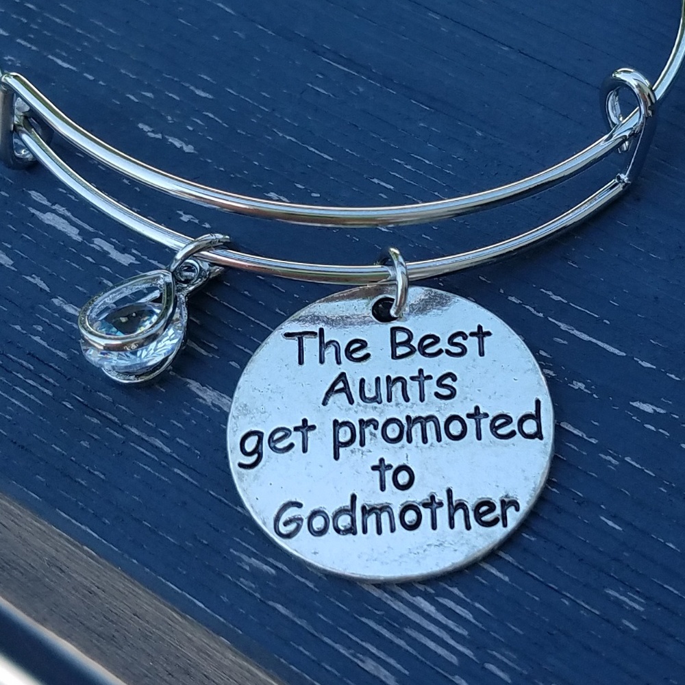 The best aunts get promoted to Godmother bracelet - Picture 2 of 4